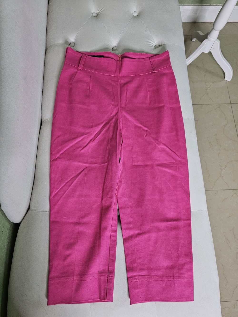 Tarantula Clothing Tailored Capri Pants in Vibrant Hot Pink